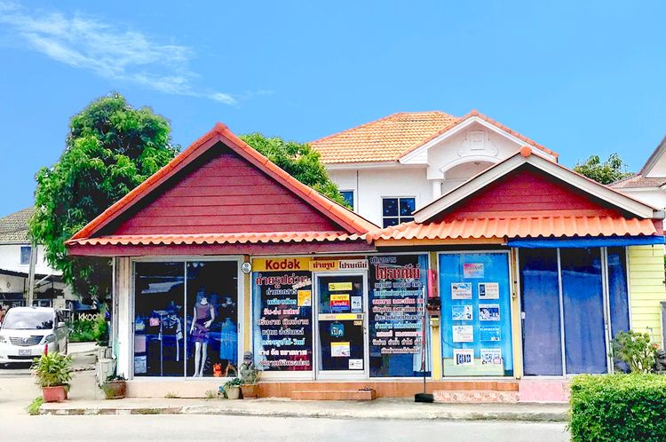 Pruksa มีบางส่วน สร้างเสร็จก่อน 2010 ขายบ้านเดี่ยว พร้อมห้องสำหรับค้าขายหรือเปิดออฟฟิศ ติดถนนเมน รูปที่ 3