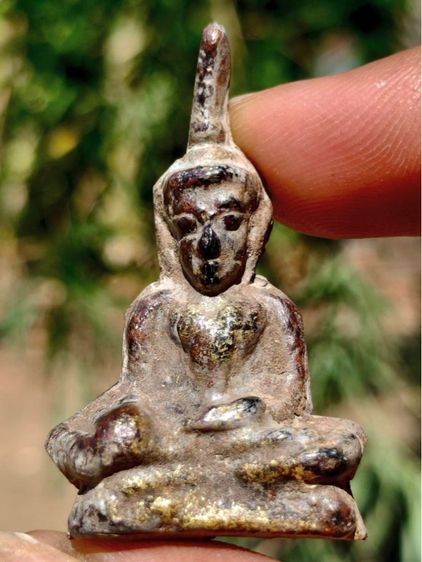 พระท่ากระดาน กรุศรีสวัสดิ์ กาญจนบุรี  เนื้อชินตะกั่วสนิมแดง