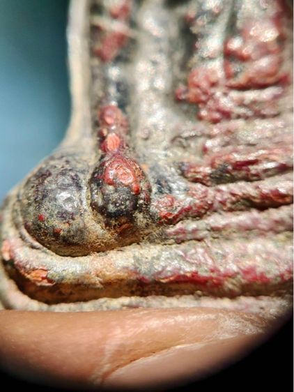 พระเทริดขนนก กรุวัดป่าเลไลยก์ สุพรรณบุรี เนื้อชินสนิมแดง รูปที่ 6