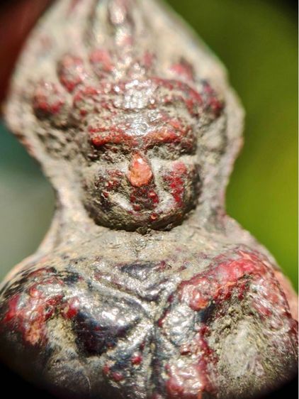 พระเทริดขนนก กรุวัดป่าเลไลยก์ สุพรรณบุรี เนื้อชินสนิมแดง รูปที่ 2