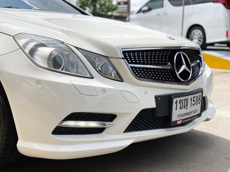 Mercedes-Benz E-Class 2012 E200 CGI Sedan เบนซิน ไม่ติดแก๊ส เกียร์อัตโนมัติ ขาว รูปที่ 2