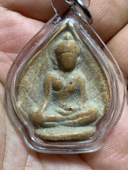 พระเนื้อดินเก่า