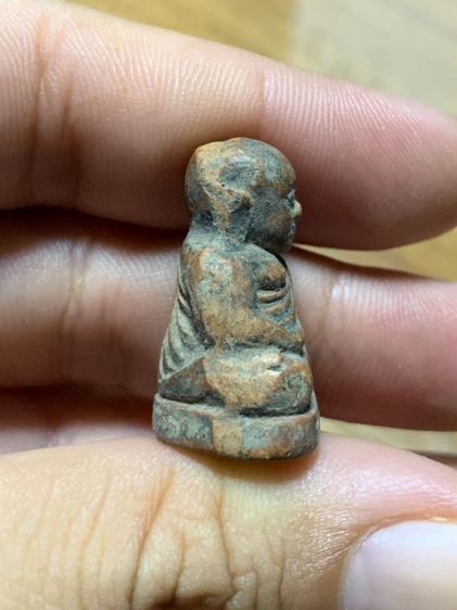 หลวงพ่อเงินเนื้อดิน รูปที่ 4