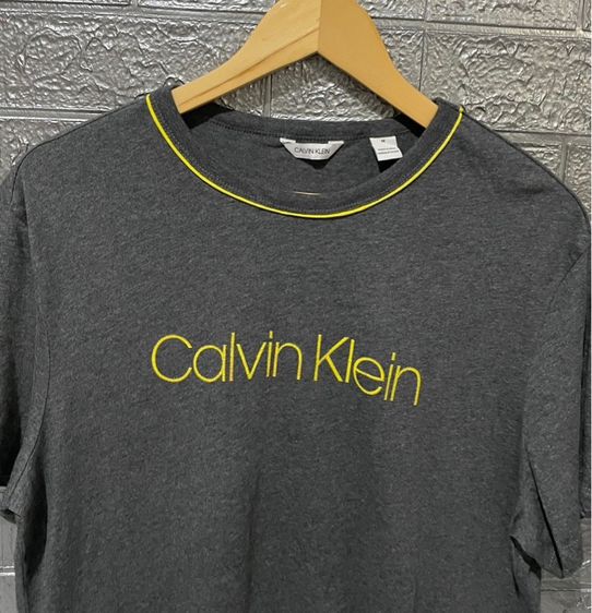 เสื้อ Calvin Klein รูปที่ 2