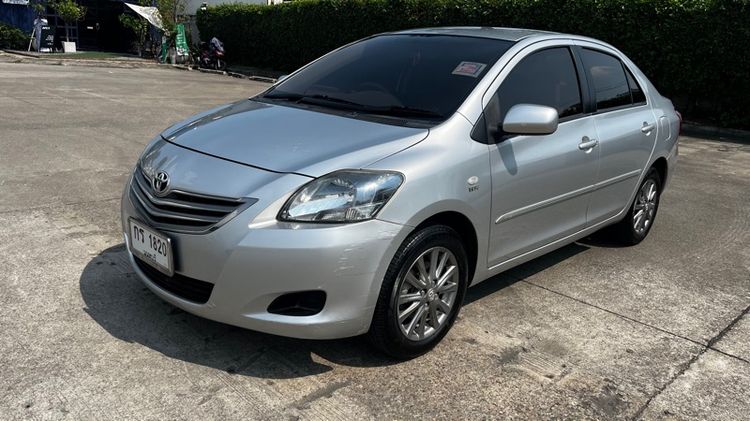 รถ Toyota Vios 1.5 E สี บรอนซ์เงิน