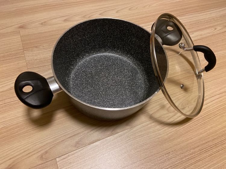 RISOLI หม้อ 2 หู นำเข้าจากอิตาลี พร้อมฝาแก้ว  ขนาด 24 ซม. ใช้กับเตาไฟฟ้าได้ รูปที่ 2