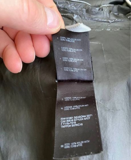 the north face jacket แท้มือสองสภาพดี รูปที่ 13