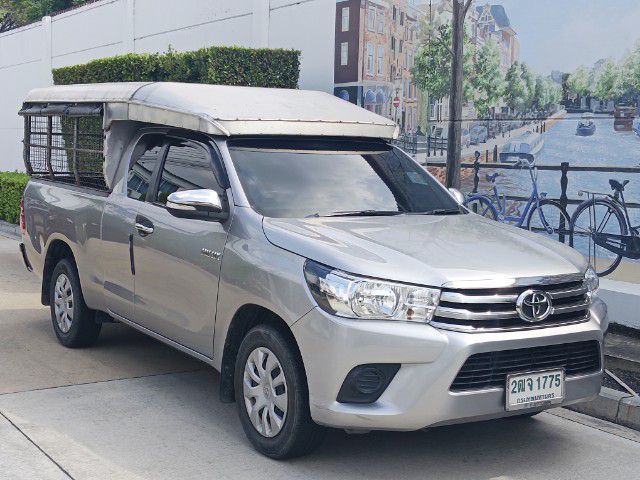 รถ Toyota Hilux Revo 2.4 J สี เทา
