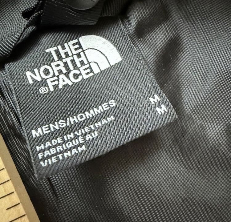 the north face black jacket แท้มือสองสภาพดี รูปที่ 9