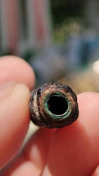 ตะกรุดเก่าๆแกนทองแดง ขยาด 3-3.5 นื้ว  รูปที่ 2