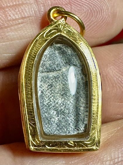 พระเม็ดข้าวเม่าพิจิตร พิมพ์แขนหักศอก เลี่ยมทองสวยๆ รูปที่ 2