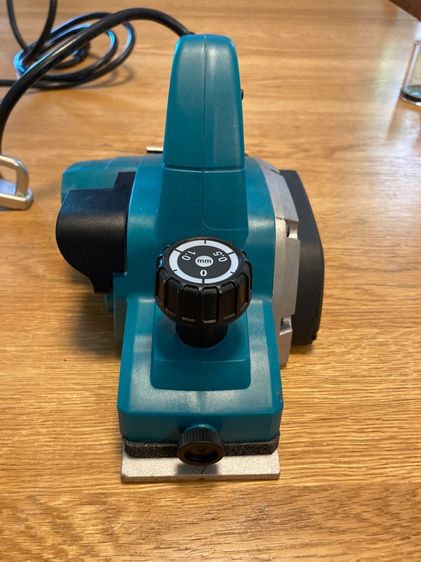กบไฟฟฟ้า Makita M1902 580W 82mm รูปที่ 4