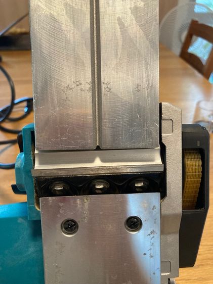 กบไฟฟฟ้า Makita M1902 580W 82mm รูปที่ 6