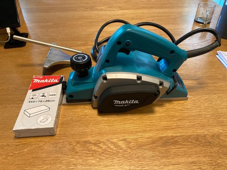 กบไฟฟฟ้า Makita M1902 580W 82mm