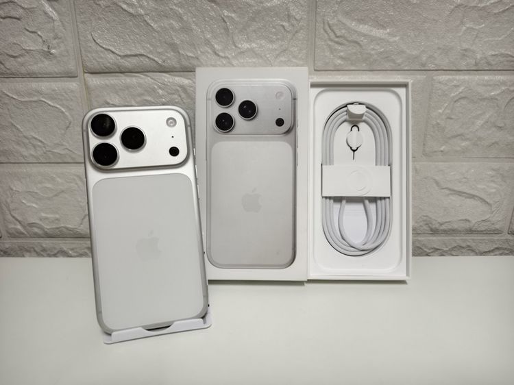 iphone 17 pro 256GB เครื่องศูนย์ไทย สภาพสวยไร้รอย ประกันยาวถึงปีหน้า 