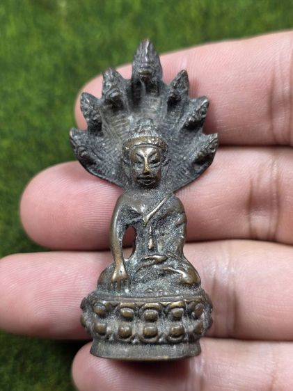 พระกริ่งนาคปรกเก่าๆเขย่ามีกริ่ง