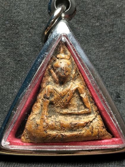 พระนางพญาพิมพ์สังฆาฏิพิษณุโลกครับ รูปที่ 2