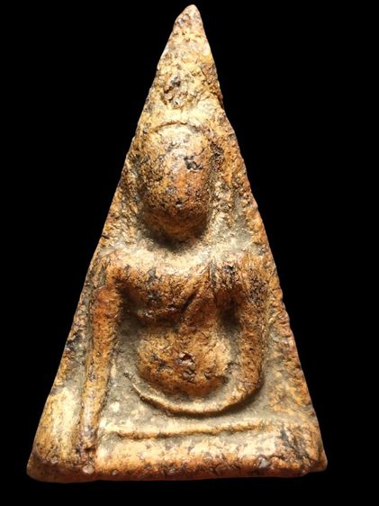 พระนางพญาพิมพ์เข่าตรงพิษณุโลกครับ