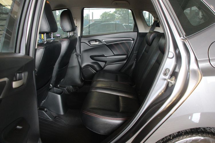 Honda Jazz 2015 1.5 V Plus i-VTEC Sedan เบนซิน ไม่ติดแก๊ส เกียร์อัตโนมัติ เทา รูปที่ 4