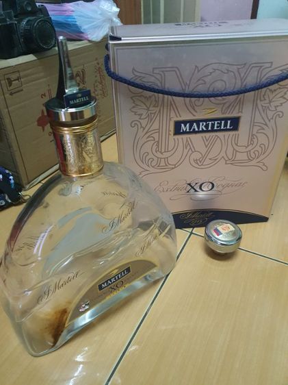 ขวดเหล้าเปล่าXOใหญ่ขนาด3ลิตรฝ้า2แบบหายอยากมีกล่องสนใจสอบถามได้ครับ