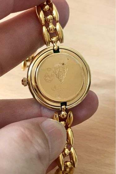 Gucci ของแท้ เครื่องควอทซ์ สภาพดี ใช้งานปกติ รูปที่ 6