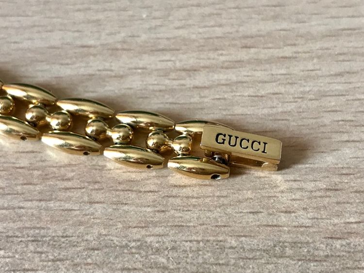 Gucci ของแท้ เครื่องควอทซ์ สภาพดี ใช้งานปกติ รูปที่ 10
