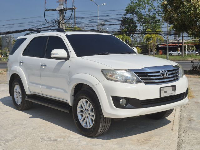 Toyota Fortuner 2014 2.7 V Utility-car เบนซิน ไม่ติดแก๊ส เกียร์อัตโนมัติ ขาว รูปที่ 4