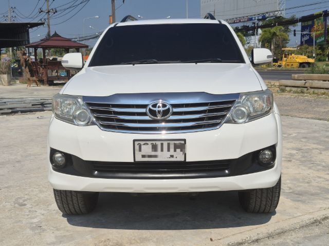 Toyota Fortuner 2014 2.7 V Utility-car เบนซิน ไม่ติดแก๊ส เกียร์อัตโนมัติ ขาว รูปที่ 2