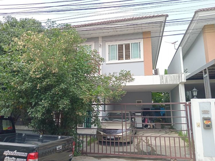 บ้านเดียวสไตล์แฝด