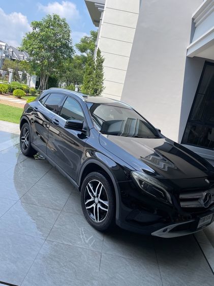 รถ Mercedes-Benz GLA-Class GLA200 สี ดำ