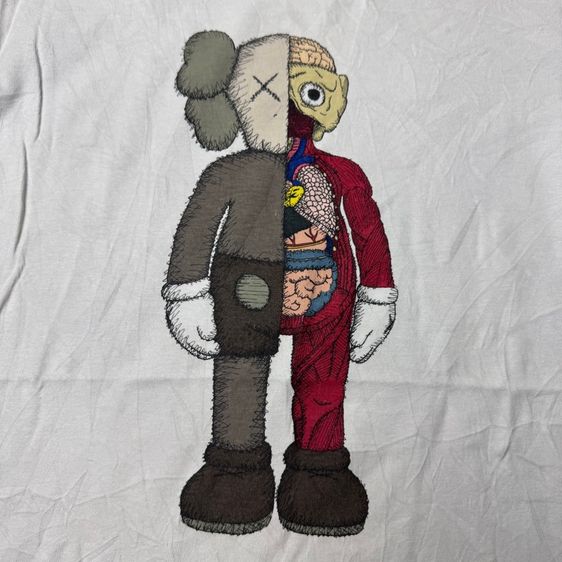 เสื้อยืด Uniqlo​ x​ Kaws​ Size XS  รูปที่ 4