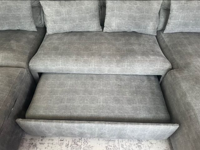 โซฟาตัวแอลขนาดใหญ่ 300 ซม. – สภาพดีมาก – ราคา 16,000 บาทครับ​Large 300cm L-Shape Sofa – Excellent Condition – 16 000 THB รูปที่ 4
