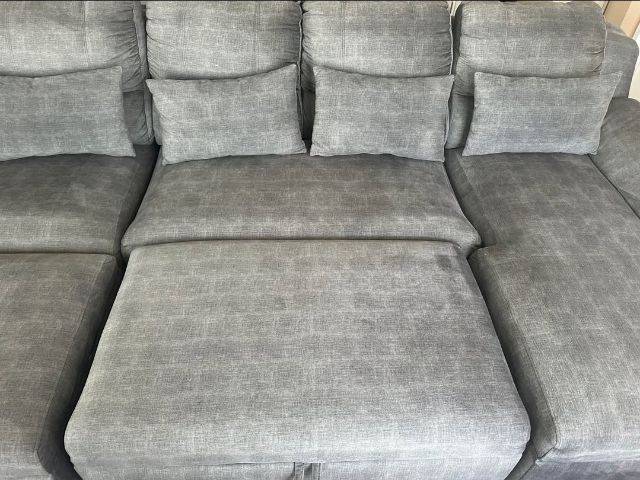 โซฟาตัวแอลขนาดใหญ่ 300 ซม. – สภาพดีมาก – ราคา 16,000 บาทครับ​Large 300cm L-Shape Sofa – Excellent Condition – 16 000 THB รูปที่ 2