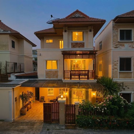 มีบางส่วน บ้าน 3 ชั้นที่ ทำเงินได้ ติดถนนเมน ค้าขายได้ ทำเลนนทบุรี ใกล้ สะพานพระราม5 รูปที่ 2