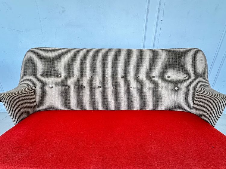 โซฟา สไตล์โมเดิร์น เบาะผ้าสีแดง พิงหลังลายสีน้ำตาลดึงดุม รูปที่ 10