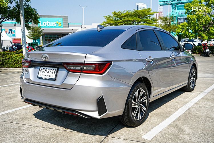 Toyota Yaris ATIV 2023 1.2 Smart Sedan เบนซิน ไม่ติดแก๊ส เกียร์อัตโนมัติ เทา รูปที่ 4