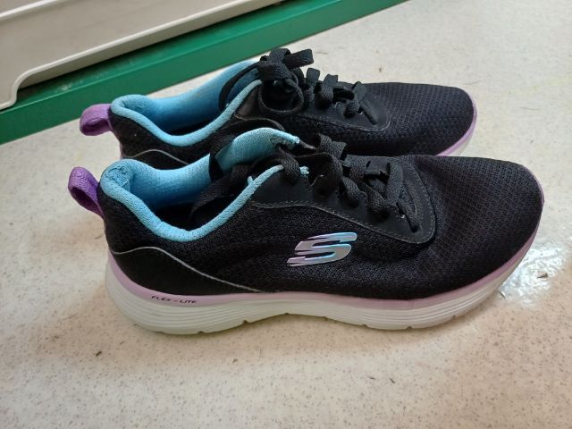 skecher รูปที่ 2