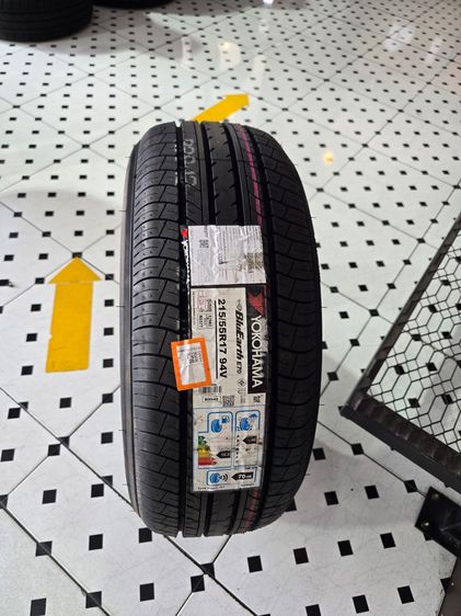 ยาง Yokohama รุ่น BluEarth E70 ขนาด 215.55R17 94V (สภาพ95เปอร์เซ็นต์) รูปที่ 2