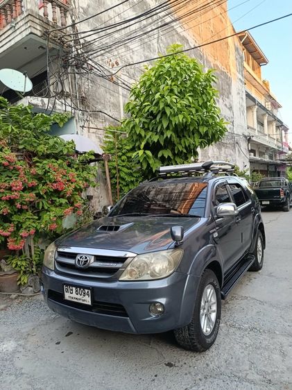 รถ Toyota Fortuner 3.0 V 4WD สี เทา