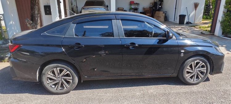 Toyota Yaris ATIV 2022 1.2 Entry Sedan เบนซิน ไม่ติดแก๊ส เกียร์อัตโนมัติ ดำ รูปที่ 4