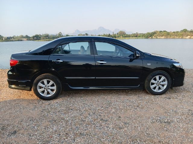 รถ Toyota Altis 1.6 G สี ดำ