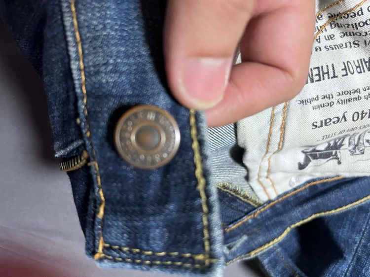 กางเกงยีนส์ Levi's รูปที่ 10