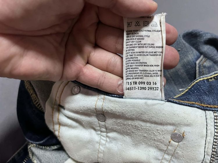 กางเกงยีนส์ Levi's รูปที่ 9