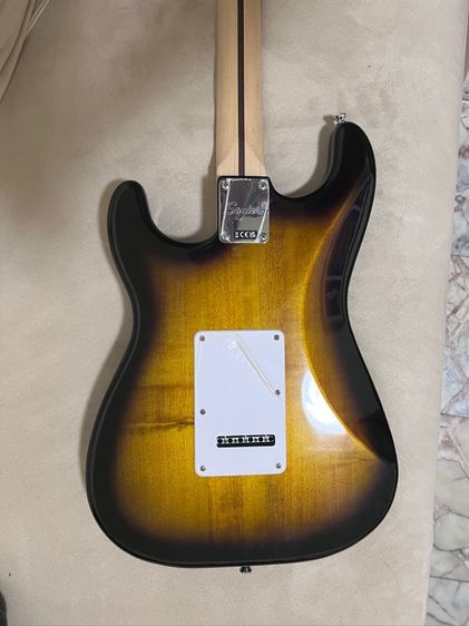 กีต้าร์ไฟฟ้า squier  รูปที่ 3