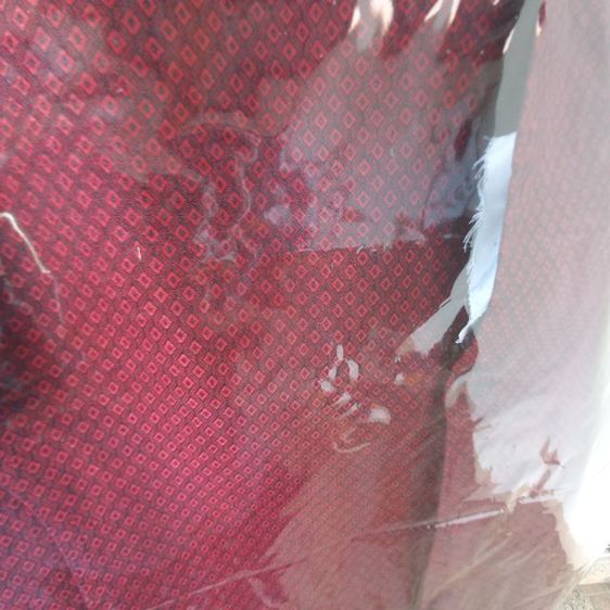 เสื้อเชิ้ตผ้าไหมคอปกผู้ชาย สีแดง ไซส์ M สภาพเหมือนใหม่ รูปที่ 4