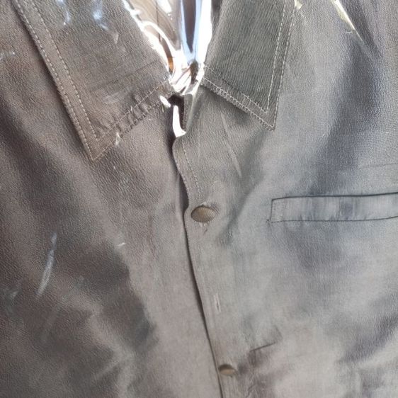 เสื้อผ้าไหมผู้ชาย สีเทาเงิน ไซส์ M 
สภาพเหมือนใหม่ รูปที่ 9