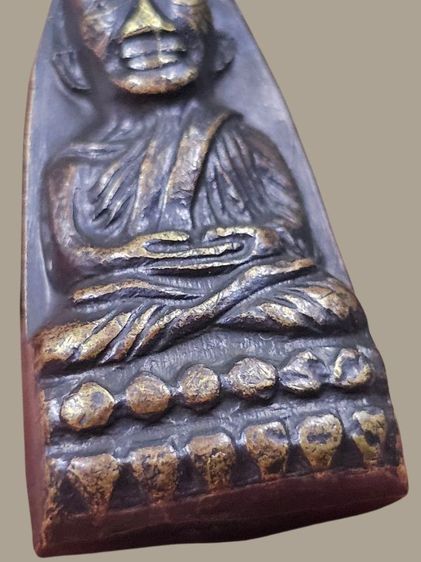 หลวงปู่ทวดหลังหนังสือเล็ก พิมพ์ว.กระเด็น เนื้อทองเหลืองรมดำ ปี 2505 วัดช้างให้ จ.ปัตตานี รูปที่ 7