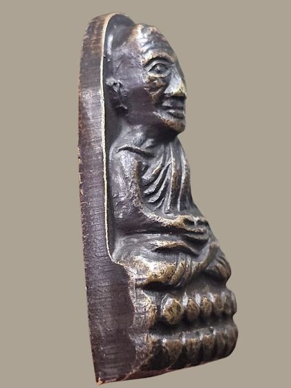 หลวงปู่ทวดหลังหนังสือเล็ก พิมพ์ว.กระเด็น เนื้อทองเหลืองรมดำ ปี 2505 วัดช้างให้ จ.ปัตตานี รูปที่ 13