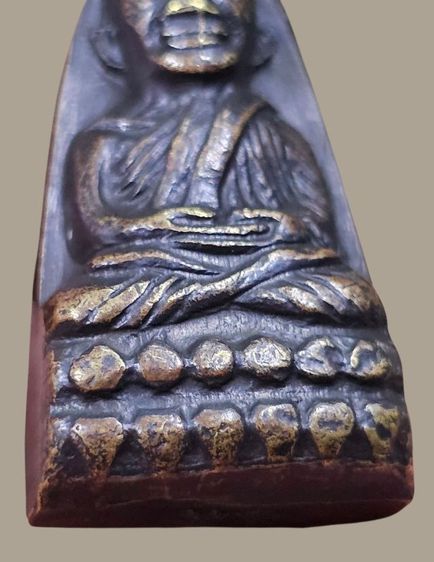 หลวงปู่ทวดหลังหนังสือเล็ก พิมพ์ว.กระเด็น เนื้อทองเหลืองรมดำ ปี 2505 วัดช้างให้ จ.ปัตตานี รูปที่ 8