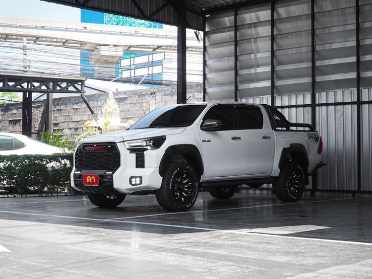 รถ Toyota Hilux Revo Double Cab 2.4 Mid Prerunner สี ขาว